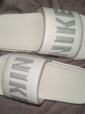 Nike Women's Offcourt Sport Slides Size 10